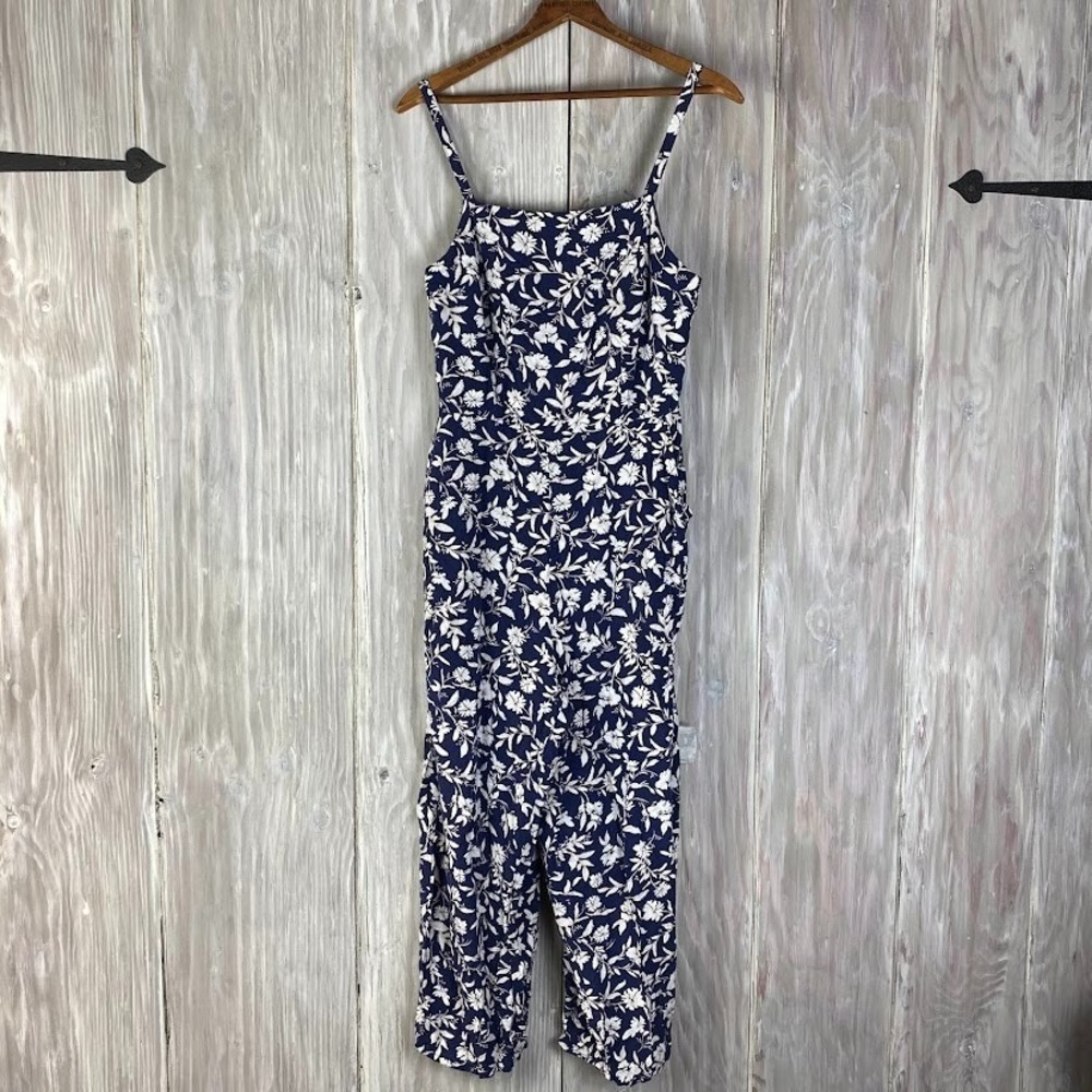 Old Navy Women's Cami Jumpsuit Size M Blue‎ Floral Print Wide Leg Pockets Summer